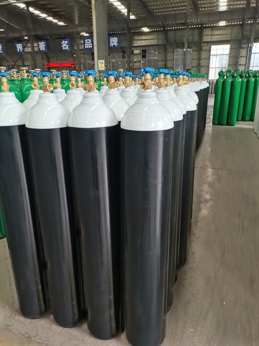 46.7L 150bar5.4mm High Pressure Vessel Seamless Steel Helium Gas Cylinder