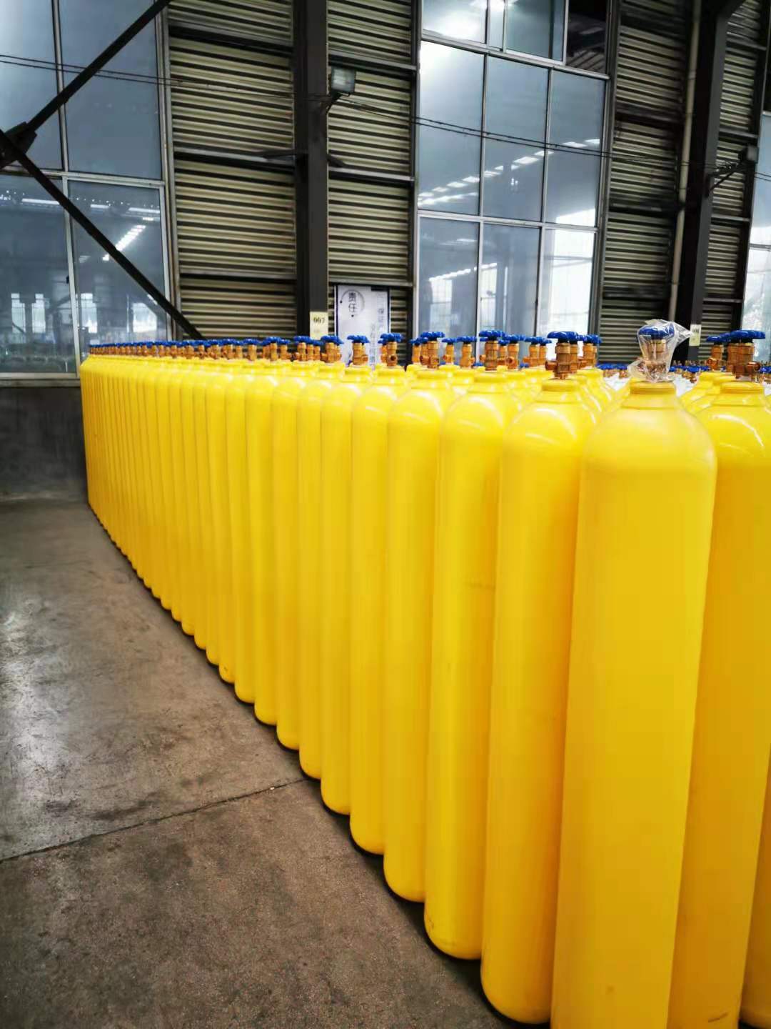 60L 150bar 6.2mm ISO9809 TPED High Pressure Vessel Seamless Steel Chlorine Gas Cylinder